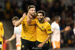 邮报：红军vs毕包前安菲尔德主看台发生误报，球迷被暂时疏散