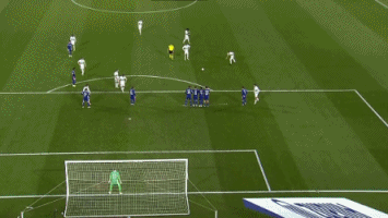 全北助教对主裁做出种族歧视动作遭到重罚。提前夺得...