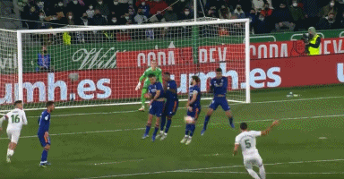 18岁中场奇才成为豪门猎物：皇马巴黎阿森纳下场，6000万估值不低